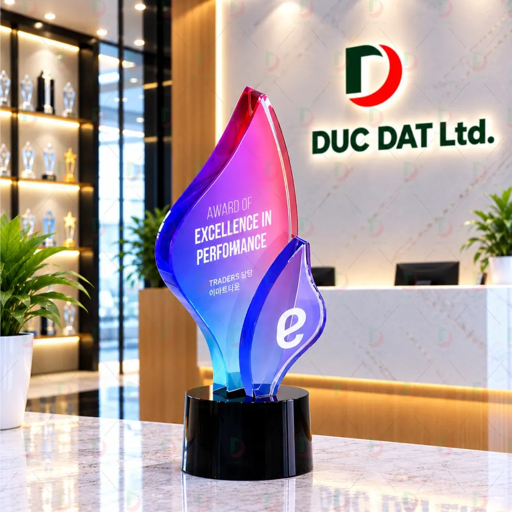 Cúp Pha Lê 031 Dáng Ngọn Lửa In Màu Chuyển Sắc