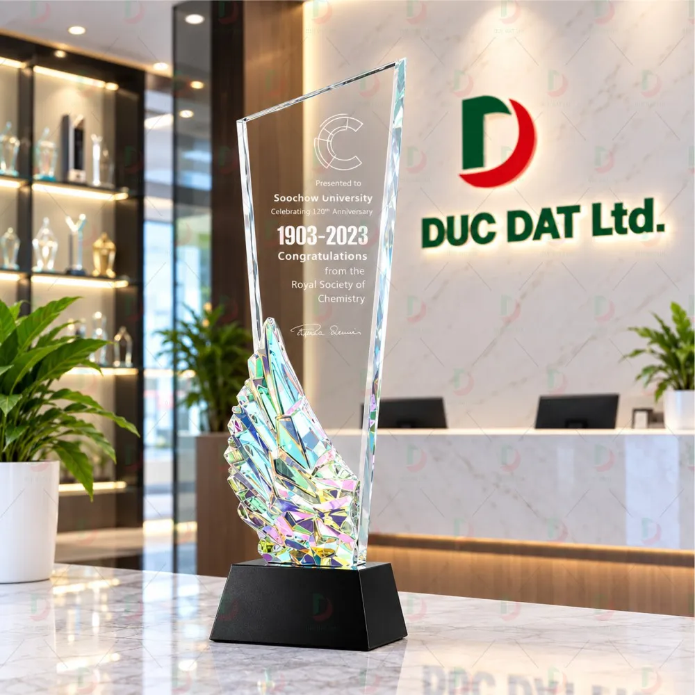 Cúp Pha Lê 019 Cánh Đội Tán Sắc Aurora In UV – Biểu Tượng Kiệt Xuất