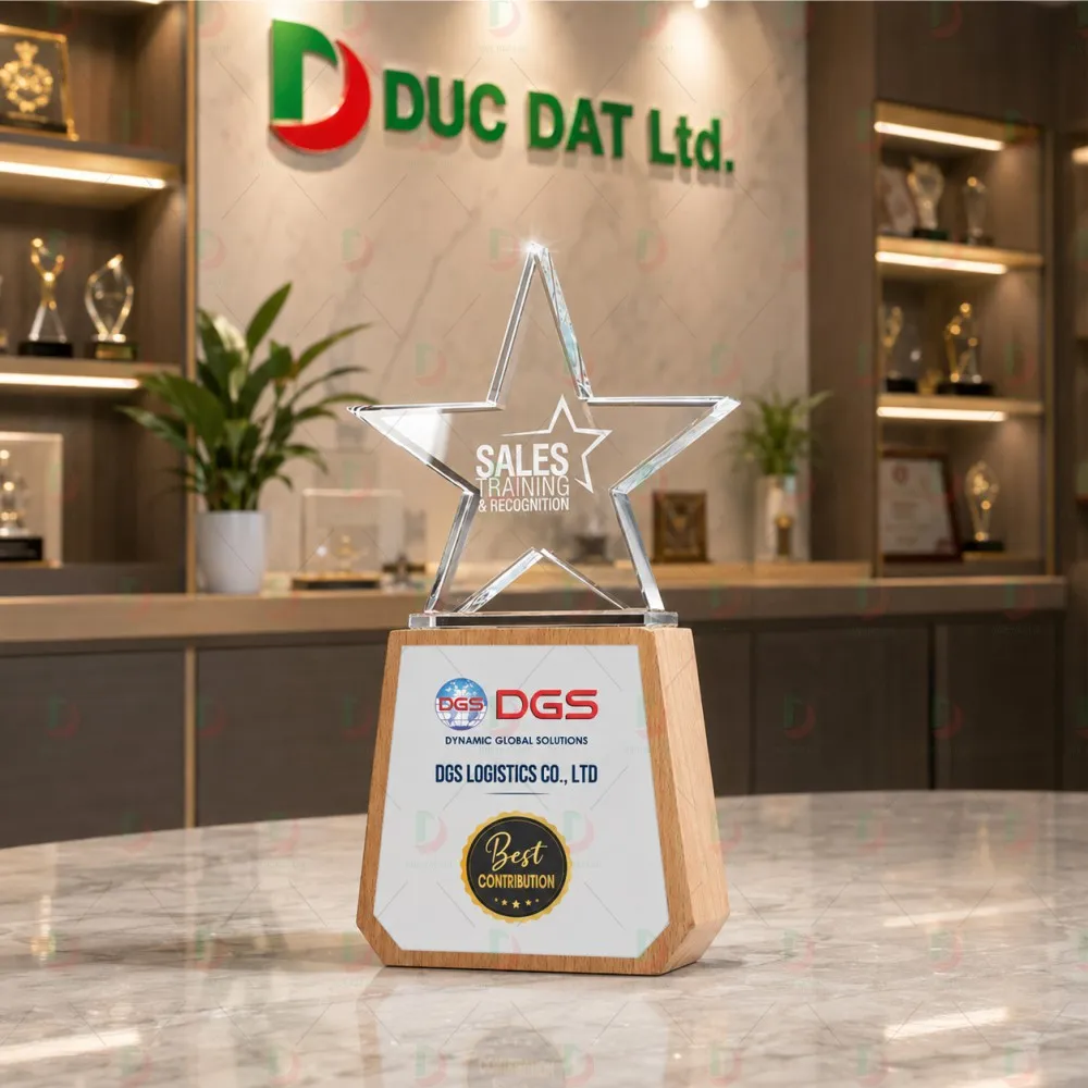 Cúp Pha Lê Đế Gỗ 007 – Ngôi Sao Vinh Danh, In UV Sắc Tinh Tế