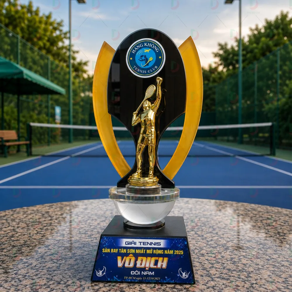 Cúp Tennis 024 – Cúp Pha Lê Đen Vàng Dáng Cánh Chim Kiêu Hãnh