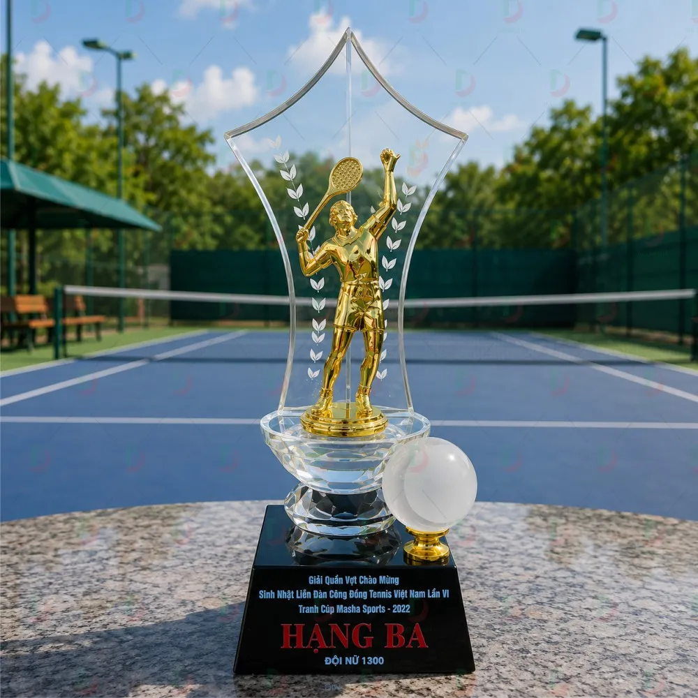 Cúp Tennis 010 – Cúp Pha Lê Tượng Tay Vợt Mạ Vàng Uy Nghi